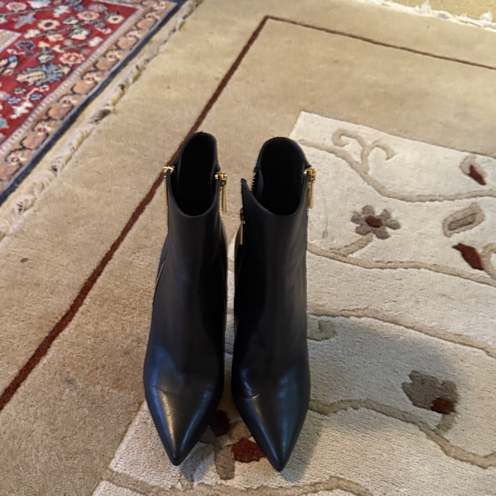 Elegant Black Ankle Boots